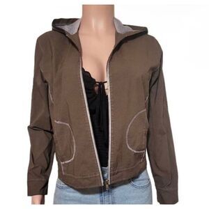 Women’s brown zip-up hoodie with white contrast stitching M
